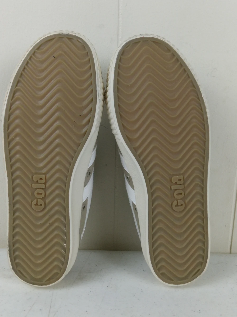 Gola Womens Tennis Mark Cox Sneakers Bone with White Stripes Size 7 Lace Up